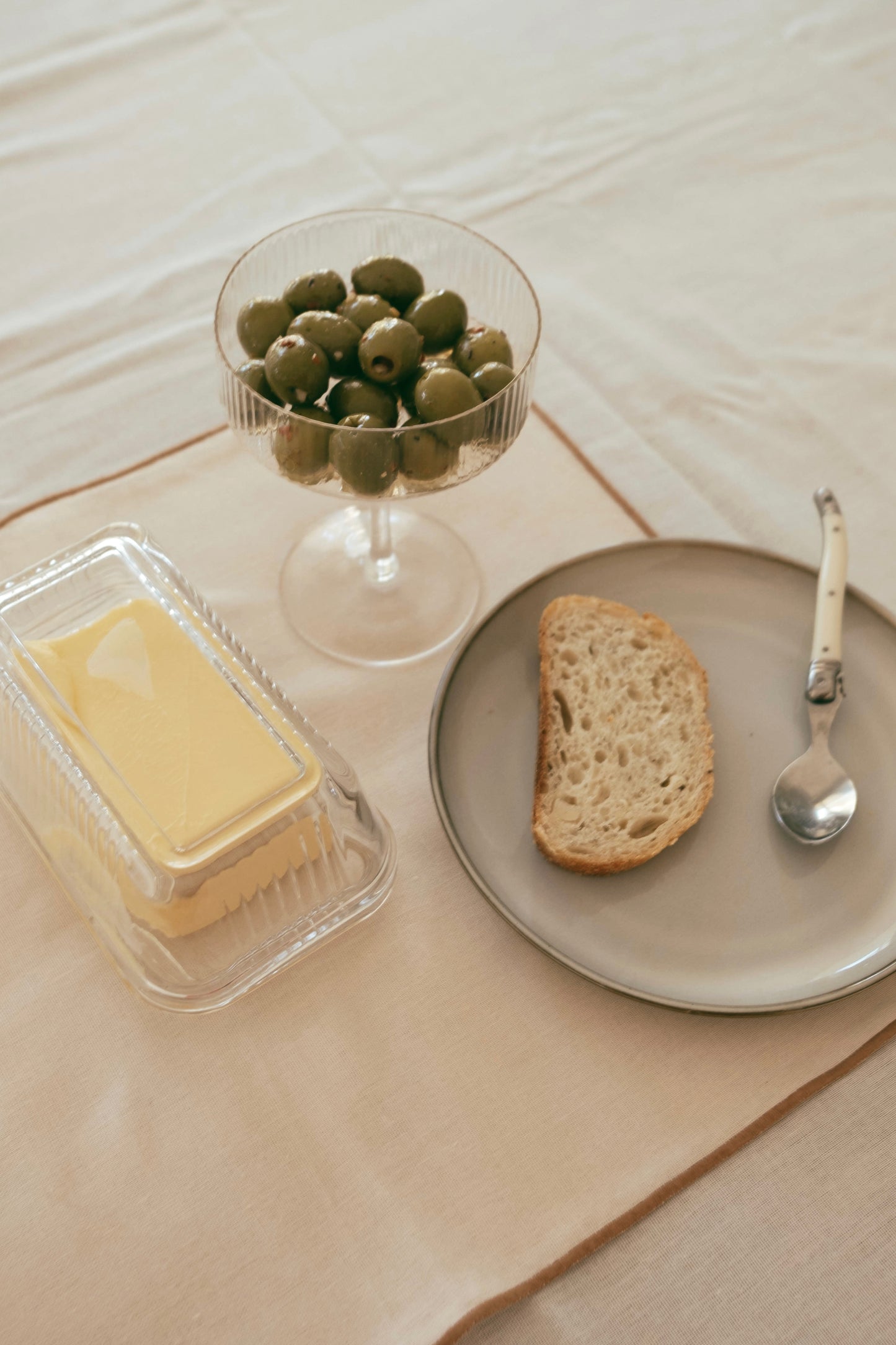 Line Tablecloth - White/Cream Piping