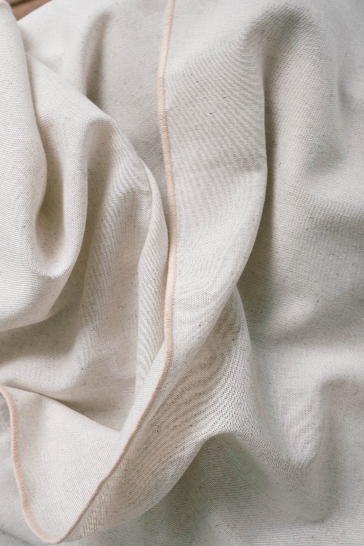 Line Tablecloth - Oatmeal/Cream Piping