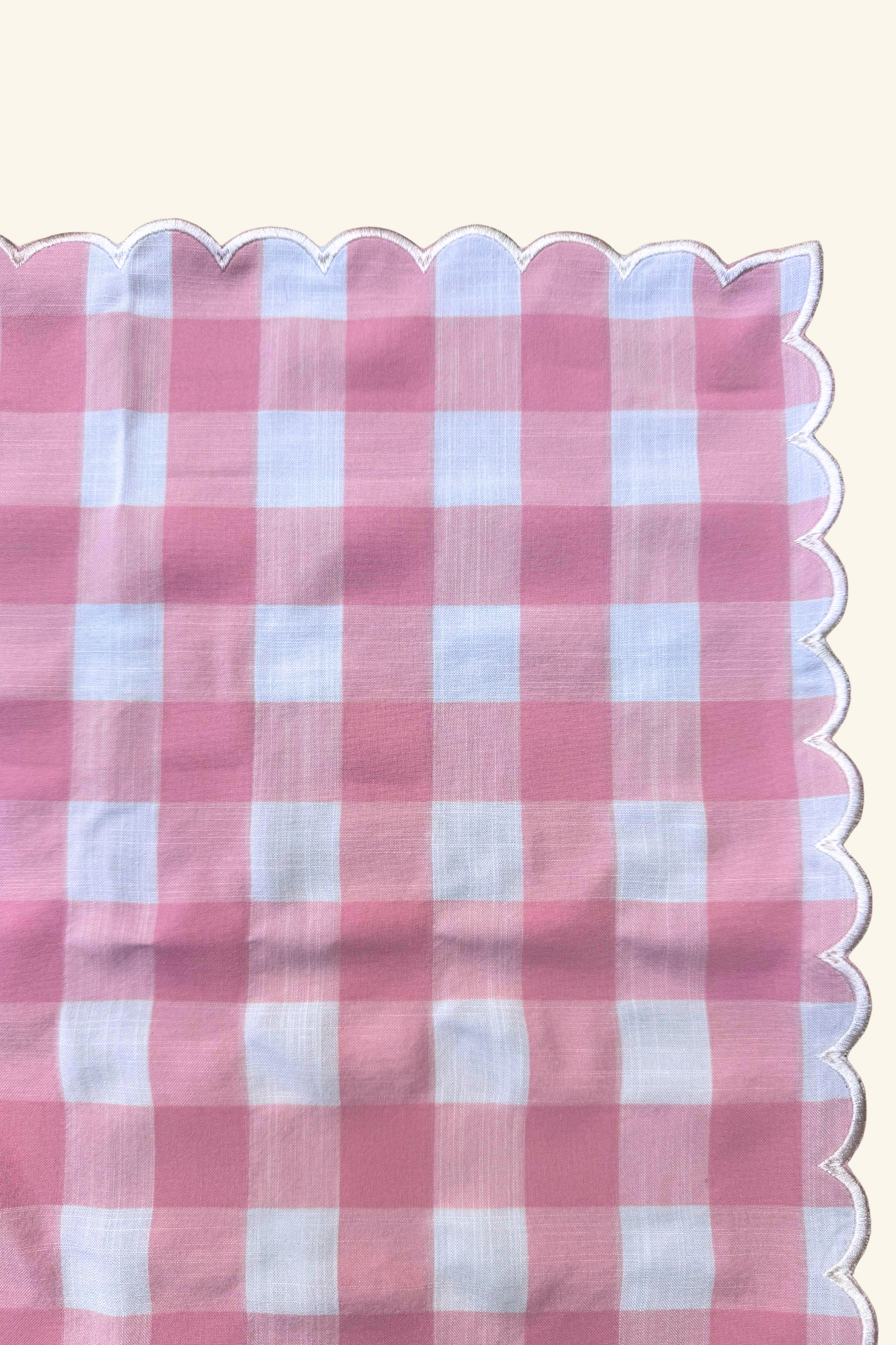 Scallop Placemat - Pink Checker